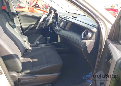 2016 Toyota Rav4 Le z USA, uszkodzony, nr VIN 2T3ZFREV8GW308506